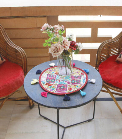 Barmer round table runner